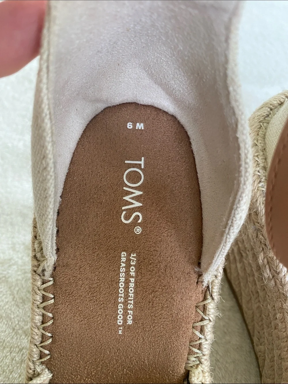 NWOT Toms Canvas Espadrille Wedge Sandals Beige Jute Cord Heels Sz. 9 “Monica”